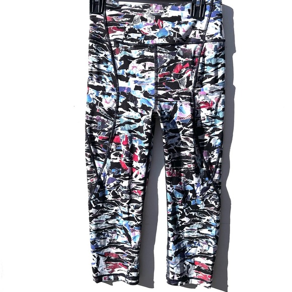 Lululemon Break Free Crop (Nulux 17")
Culture Clash Starlight Black 4 pants - Picture 5 of 10